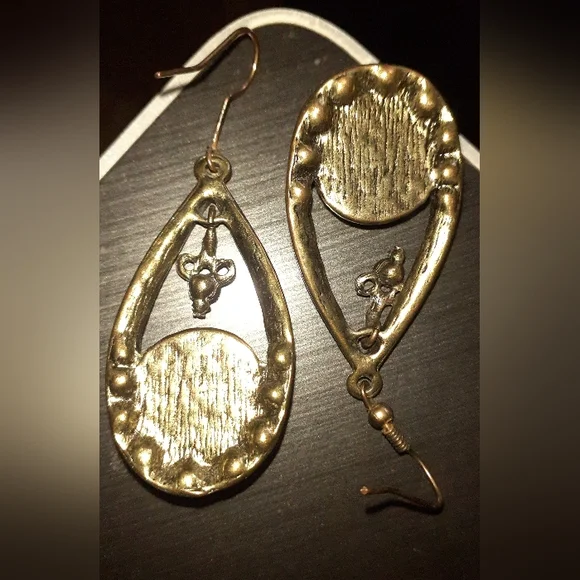 3/$20! Victorian-style bronze dangle jewelled statement earrings dark stones - Picture 9 of 9